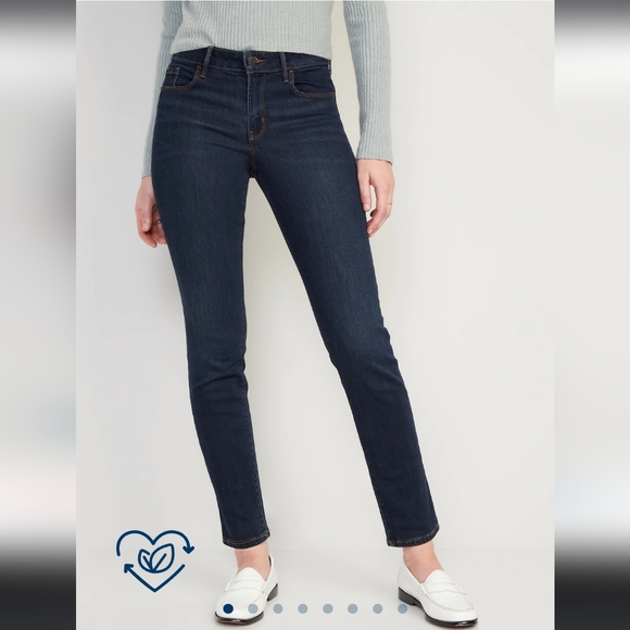 Mid-Rise Power Slim Straight Jeans for Women Dark Wash Color - Picture 2 of 4